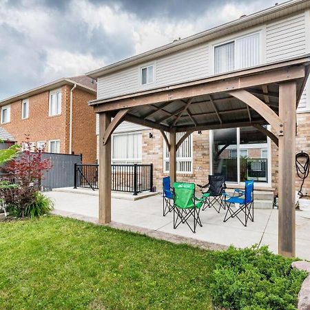 Garden 2 Bedroom Apt - Free Parking Wifi Laundry Workstation Brampton Luaran gambar
