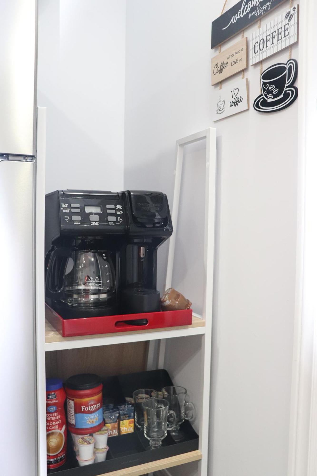 Garden 2 Bedroom Apt - Free Parking Wifi Laundry Workstation Brampton Luaran gambar